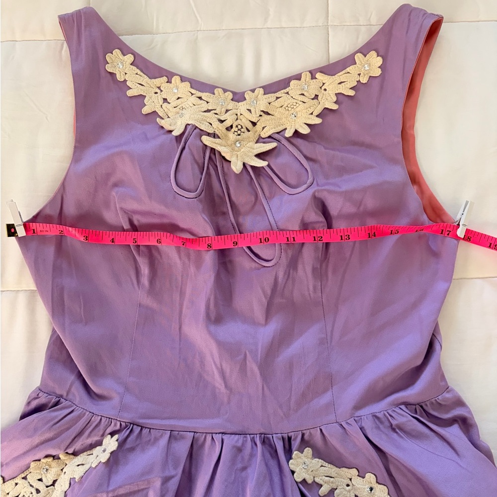 Tatyana Lavender Sleeveless Dress Cream Accents size Large with pockets 💜 - Picture 4 of 4